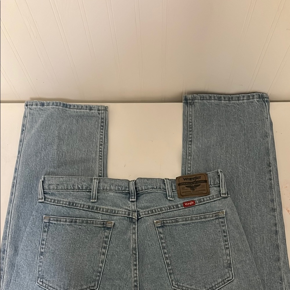 Wrangler Blue Regular fit Jeans Classic Fit medium light wash - Picture 7 of 8